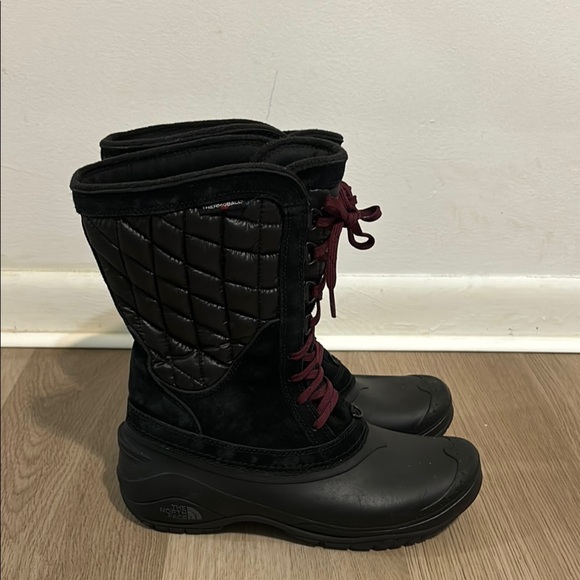 The North Face Black Quilted Boots - Picture 1 of 6